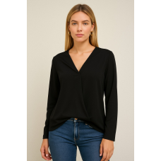 Μαύρη μπλούζα “Soft Elegance” με σταυρωτό κόψιμο