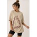 Γυναικείο Oversized Μπεζ T-Shirt με Floral Print και Βάτες στους Ώμους