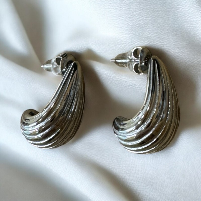 Drops Repousse Earrings (Small)